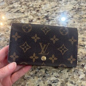 Louis Vuitton Monogram compact wallet